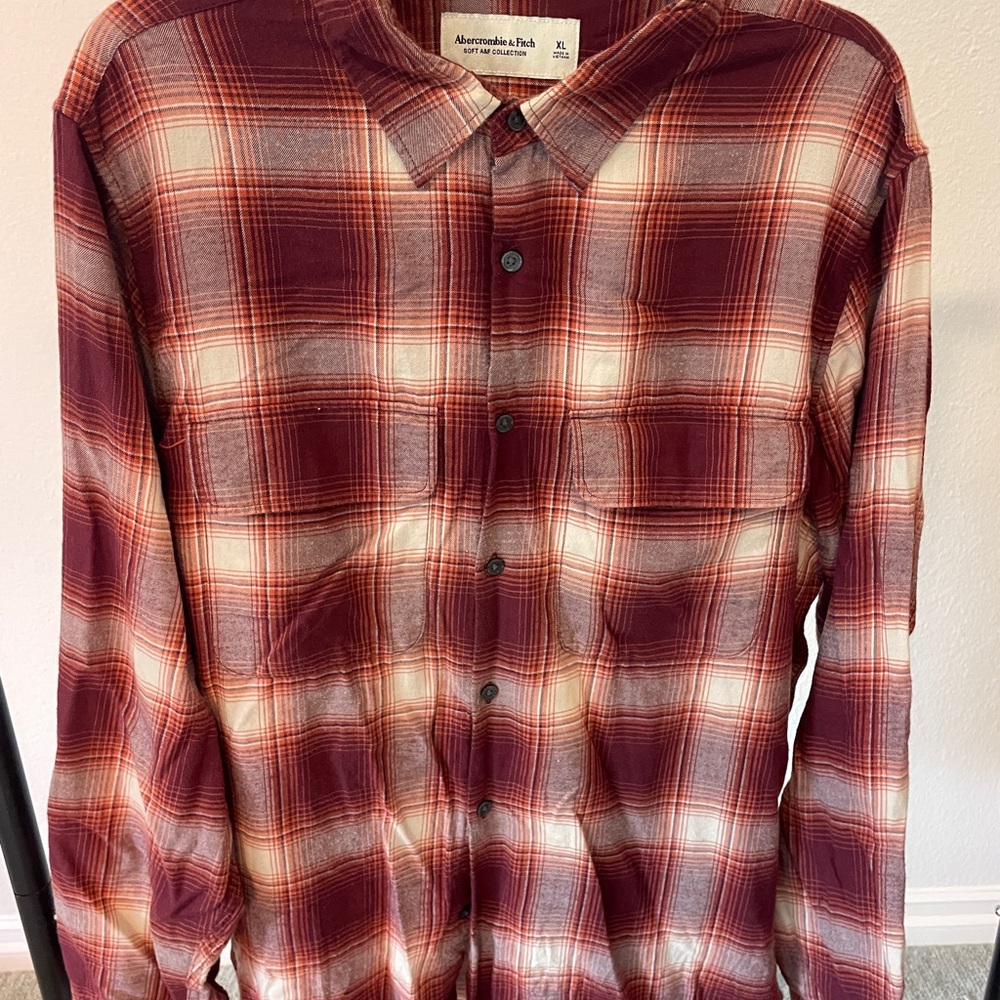Abercrombie & Fitch Men's Burgundy Plaid Shirt